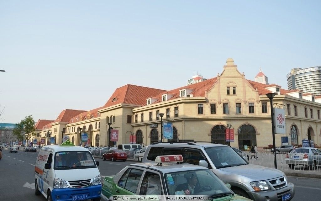 青岛火车站西门 建筑 青岛 火车站 西门 西墙 大厅 票房 广州路 红瓦 石墙 欧式 建筑摄影 建筑园林 摄影 300DPI JPG