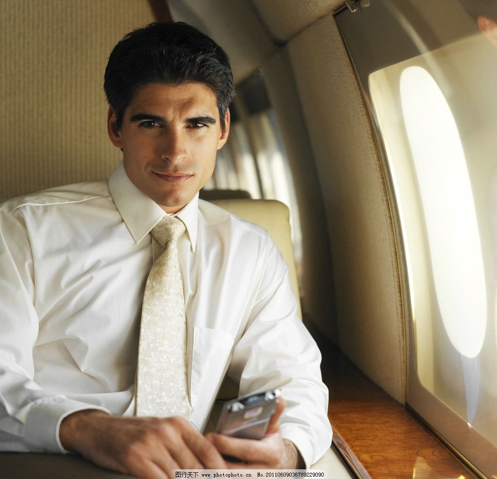 商务男士图片,飞机 机舱 手拿手机 男性男人 人